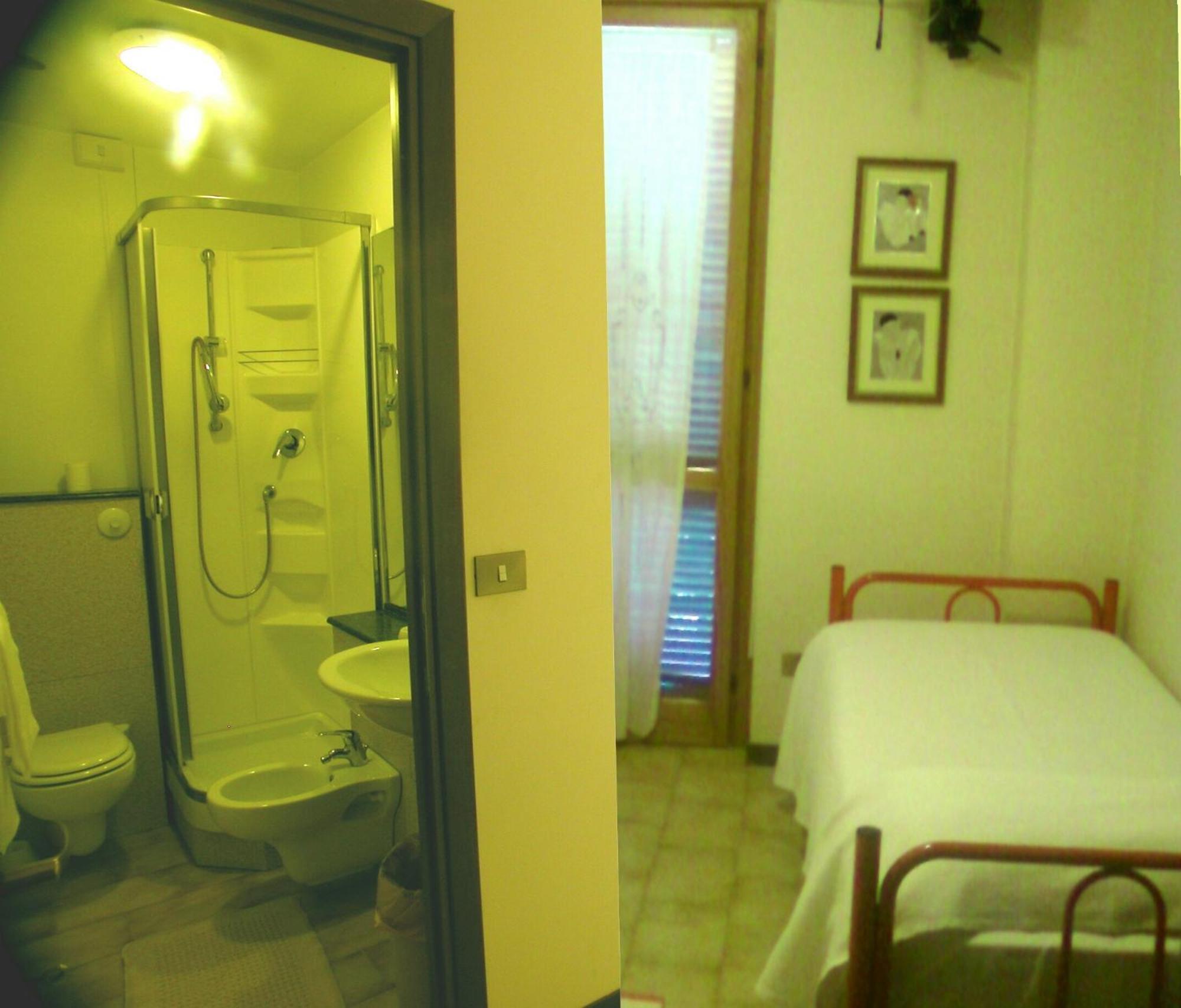 Albergo-Ristorante"Parco Alle Noci"Tra La Cascata Delle Marmore,Labro E Valle Santa Di S Francesco Rivodutri Exterior photo