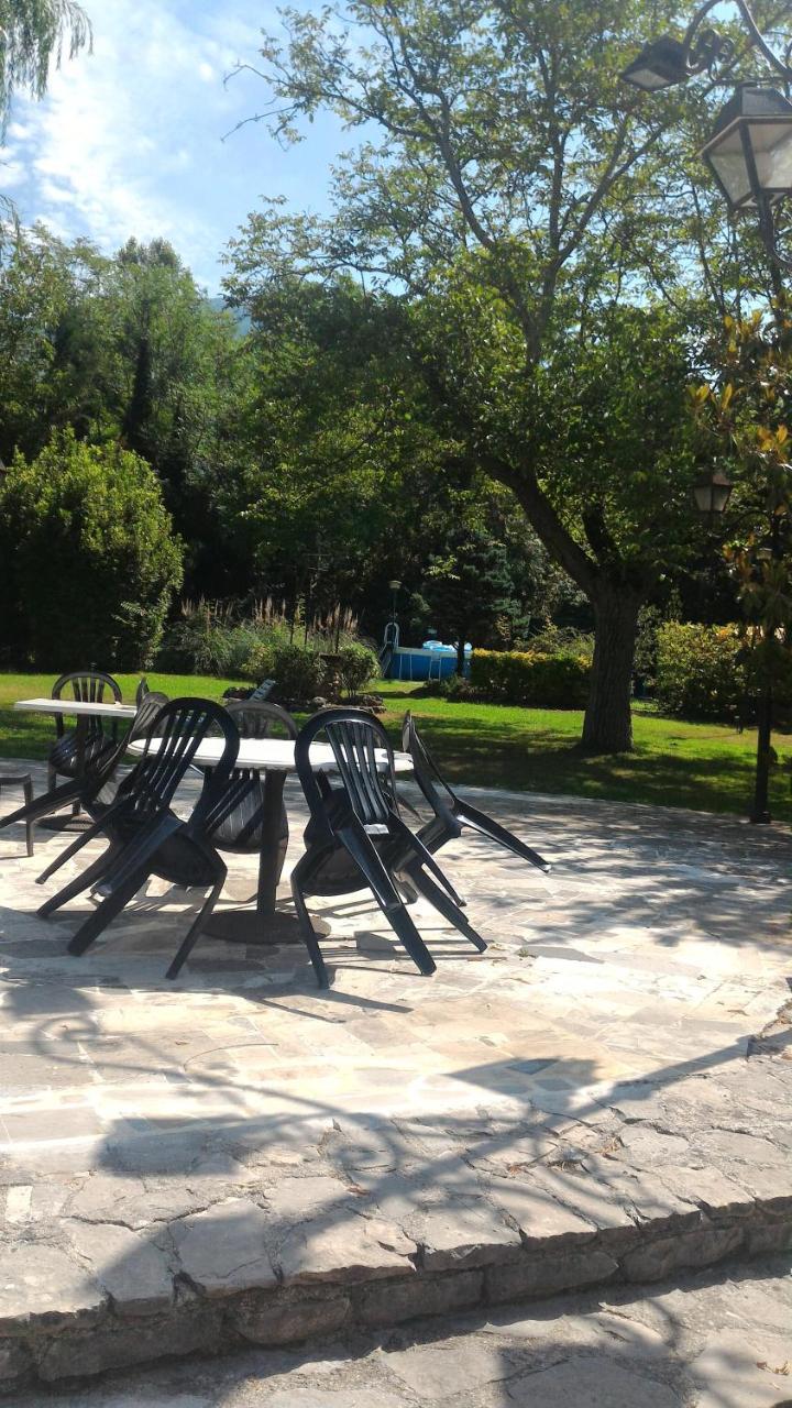Albergo-Ristorante"Parco Alle Noci"Tra La Cascata Delle Marmore,Labro E Valle Santa Di S Francesco Rivodutri Exterior photo